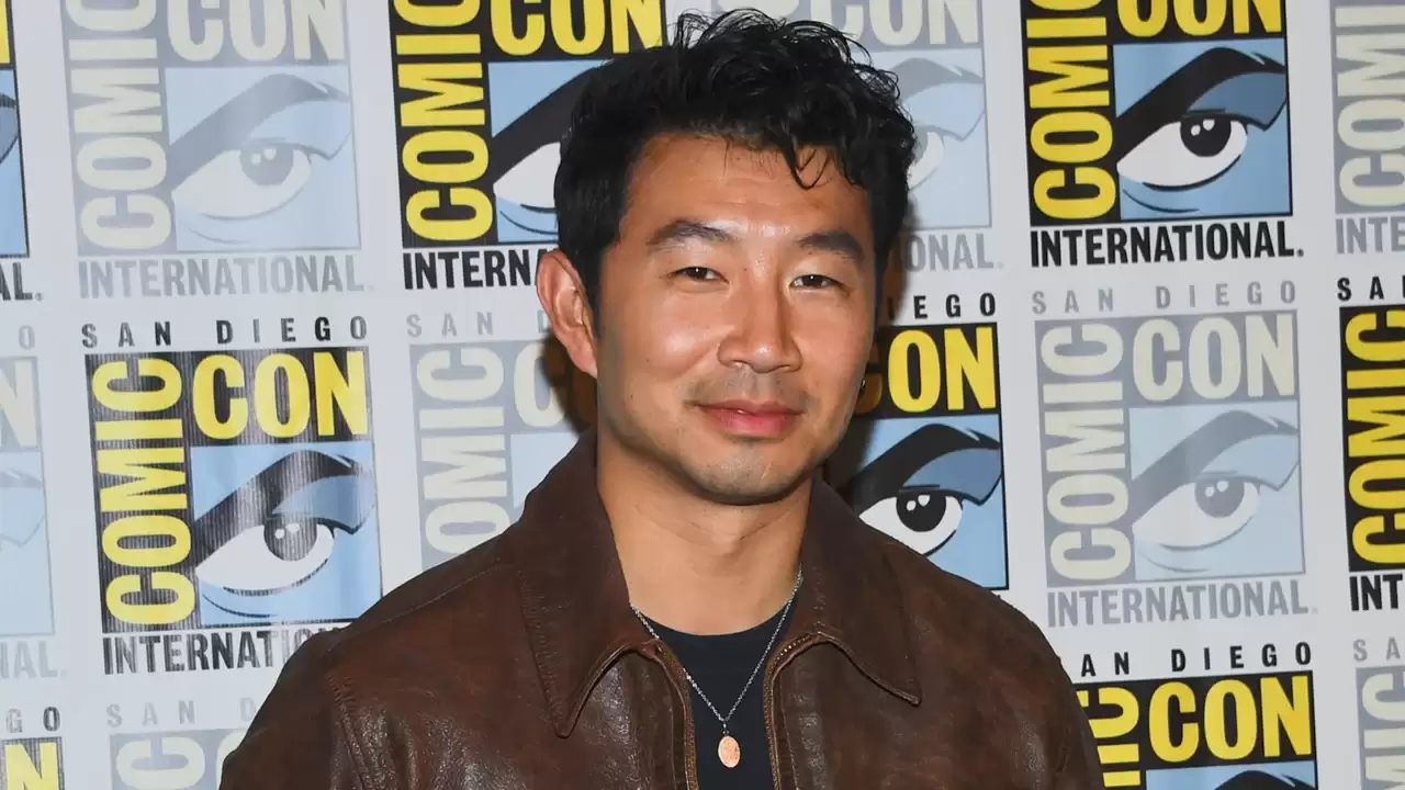 《Shang-Chi》主演刘思慕称，为促成续集愿意“爬过一英里的碎玻璃”