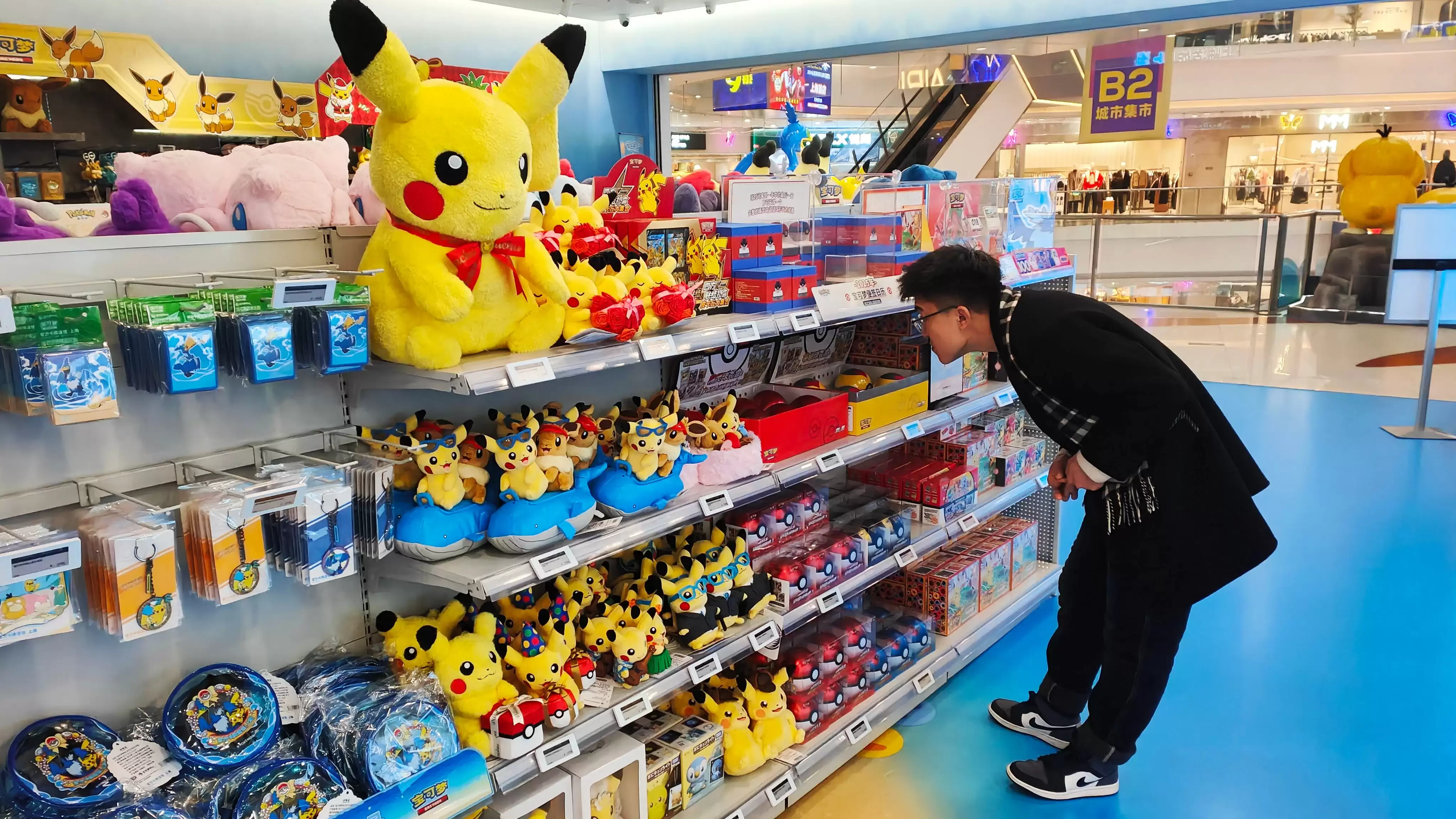 宝可梦传说：阿尔宙斯公司宣布日本卡牌店启用人脸识别系统打击黄牛，小学及以上年龄段强制执行