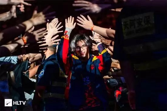 Twistzz：在FaZe有新安排之前，我会尽全力履行队长职责