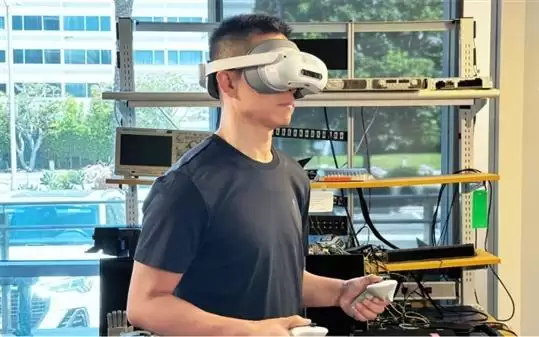 贾跃亭FF机器人技术突破：超视距远程控制、异构多机器人群控