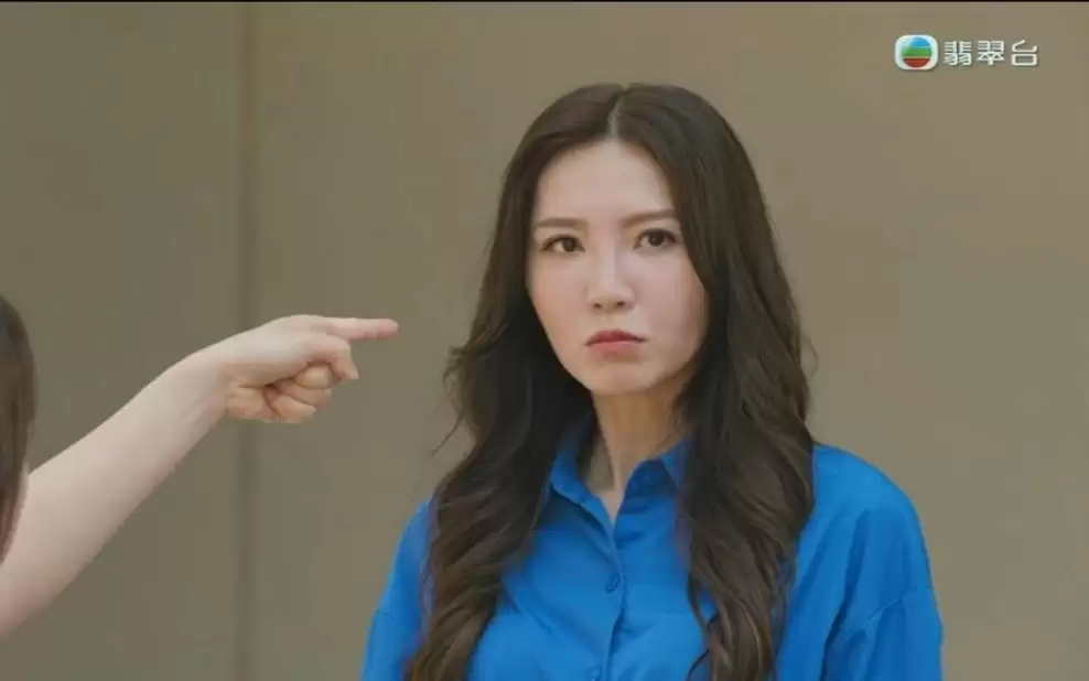 TVB新处境剧开播负评如潮！女主角吴若希演技差过黄翠如？AI背景太出戏！