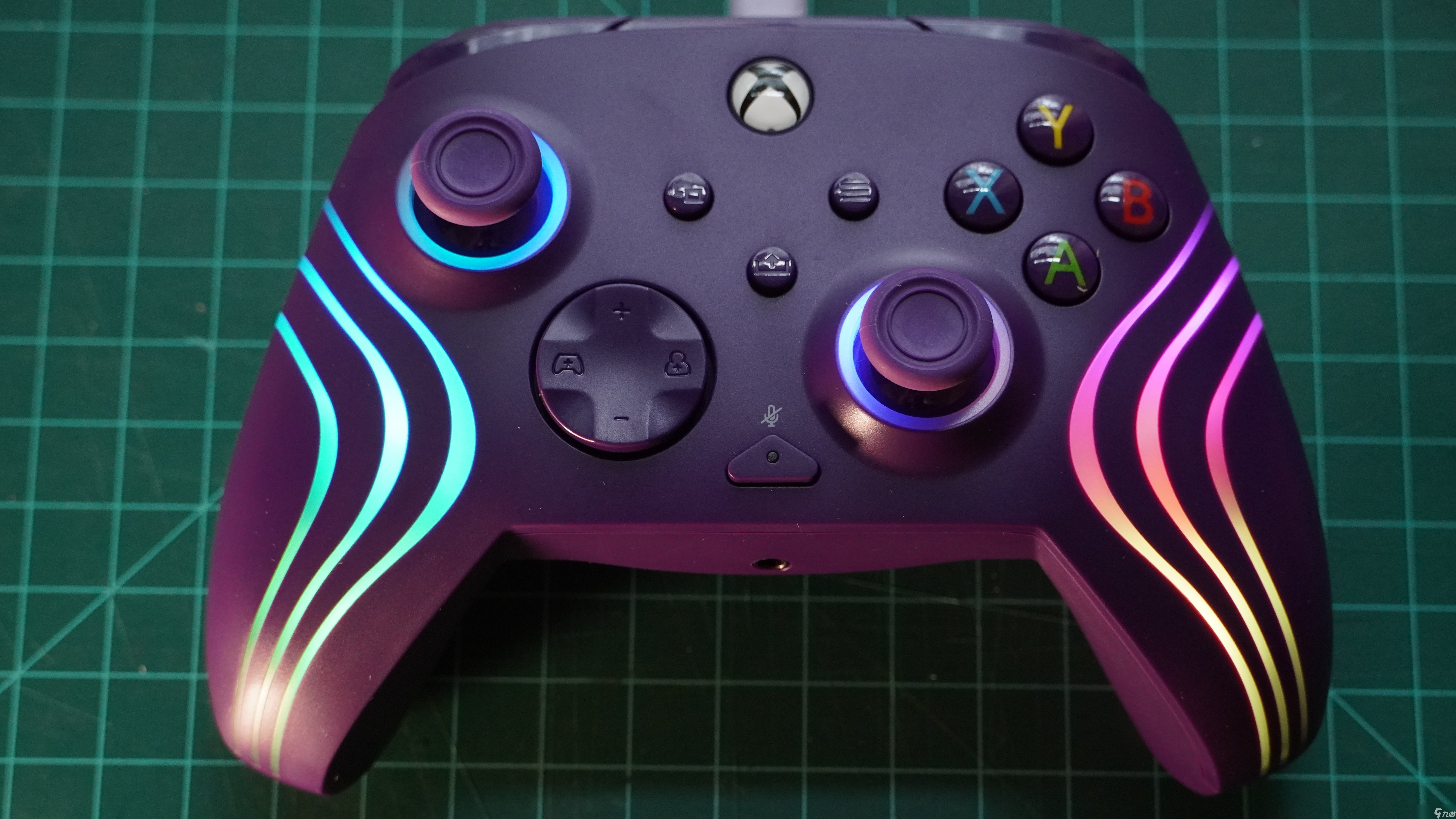 乌龟海岸 Afterglow Wave 评测 一款平平无奇的有线 Xbox 控制器