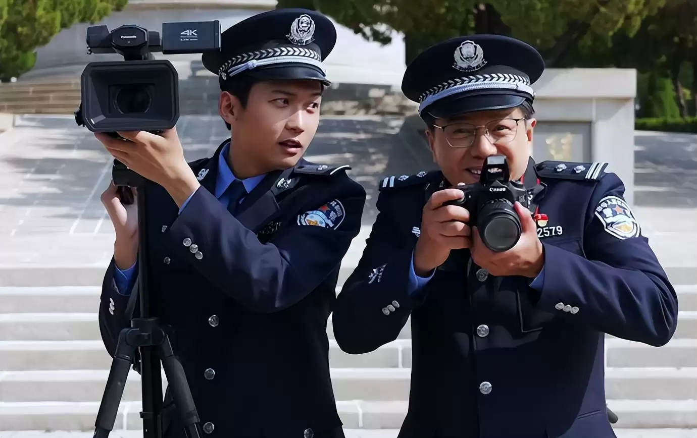 播2集全国第1，央视新公安剧爆了！段奕宏让观众入坑，想不火都难