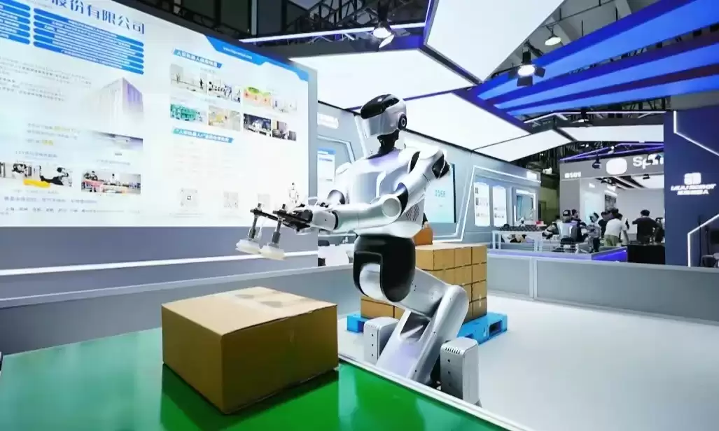行业首发「3+N」批量部署行业解决方案亮相WRC 2026