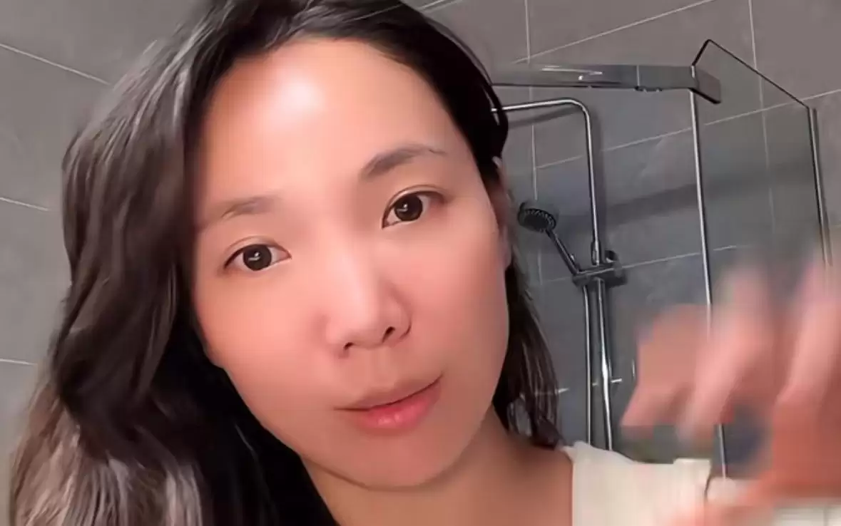 张婉婷宋宁峰合体带娃出游，小腹隆起疑似怀孕，曾透露想生三胎